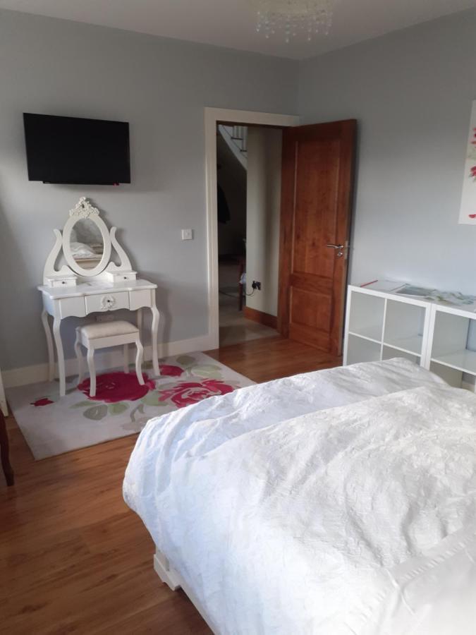 Private Room In Superb House Bed 1 Nobber ภายนอก รูปภาพ