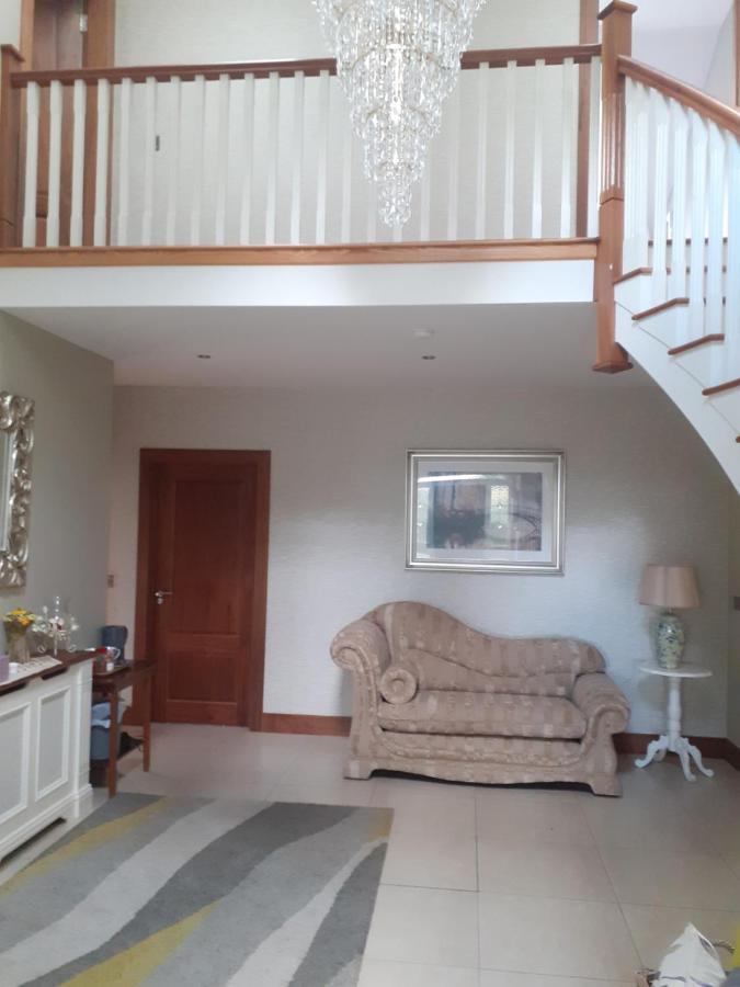 Private Room In Superb House Bed 1 Nobber ภายนอก รูปภาพ
